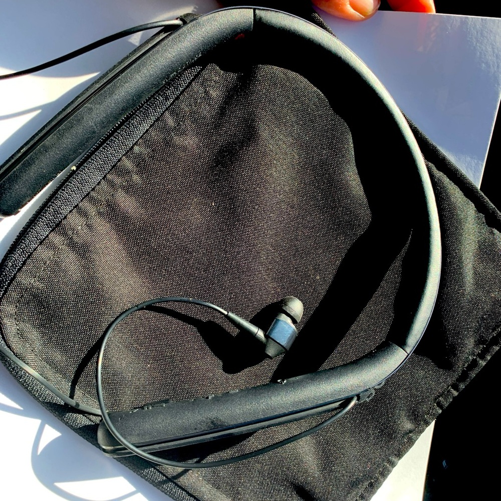 Sony wireless headphones Bluetooth compatible model WI-100.